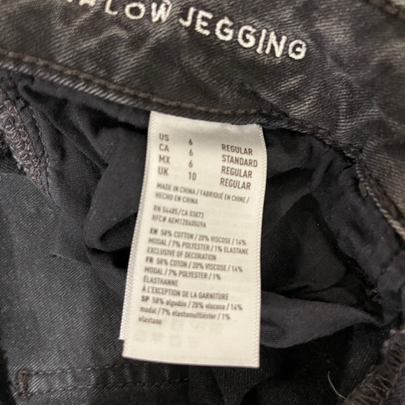 American Eagle Black Ripped Jeans - Picture 3 of 3